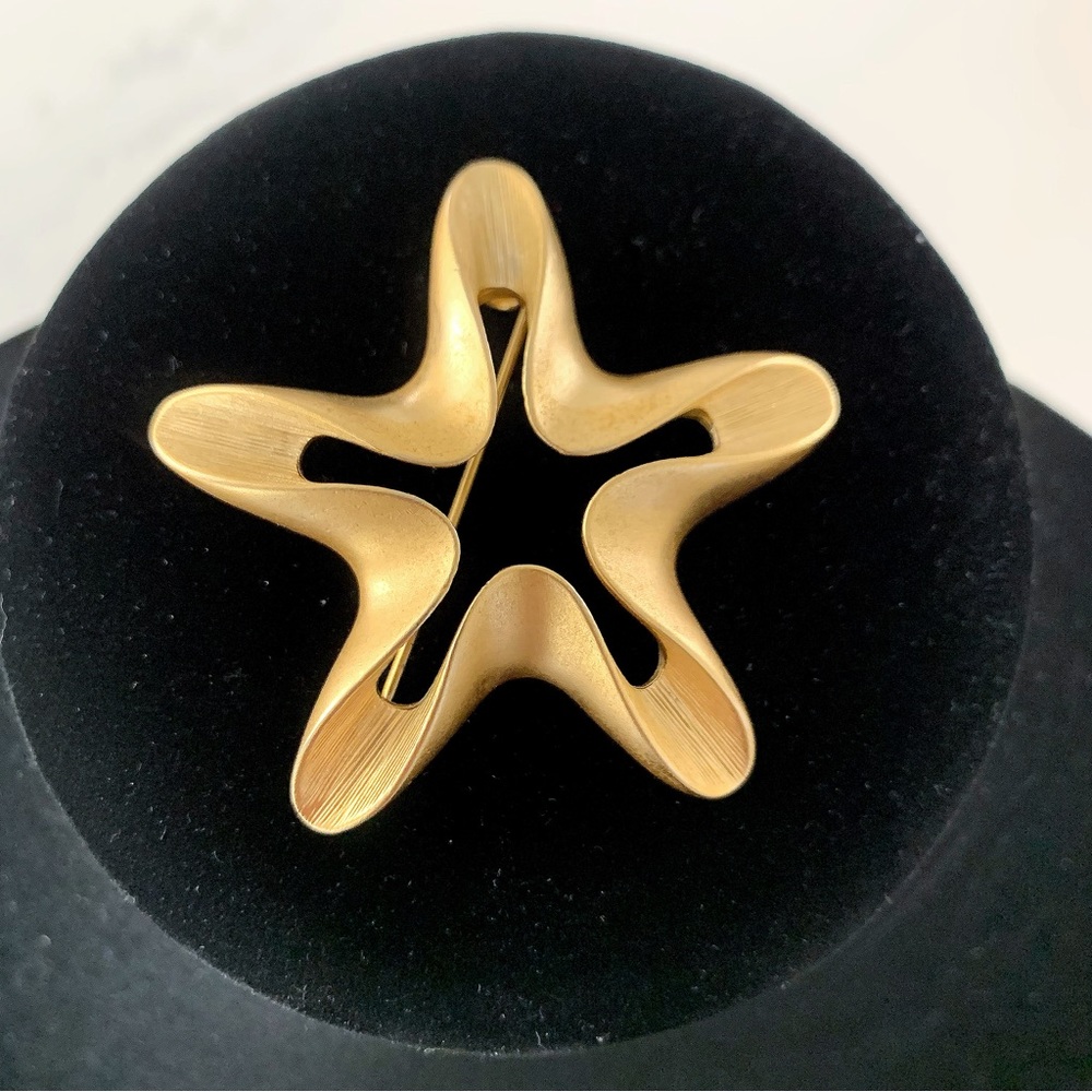 Vintage Large Gold Tone Abstract Open Star Brooch